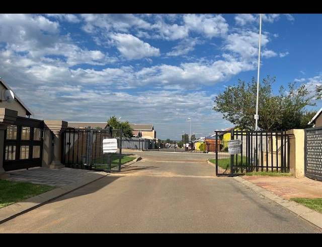 3 BEDROOM HOUSE FOR SALE IN SALFIN